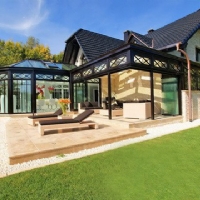 玻璃陽(yáng)光房越來越受到時(shí)尚人士的追捧